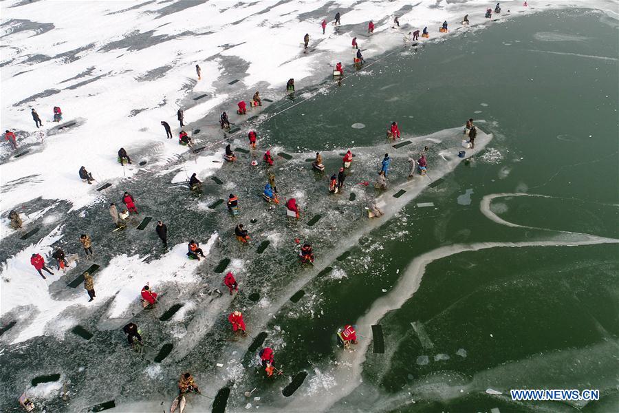 CHINA-HEBEI-TANGSHAN-WINTER FISHING (CN)