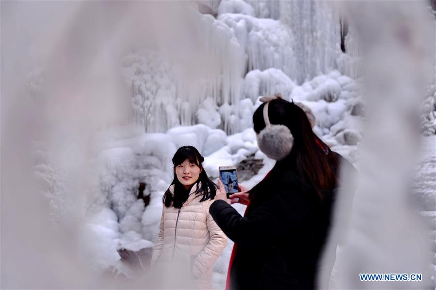 CHINA-HEBEI-ICEFALL-BEGINNING OF SPRING (CN)