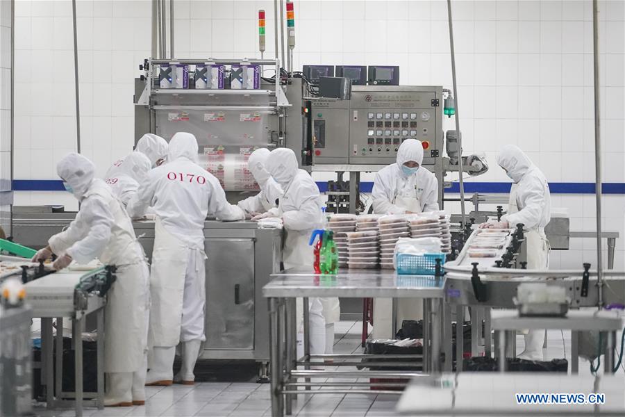 CHINA-HIGH-SPEED TRAIN-SET MEALS-MAKING (CN)