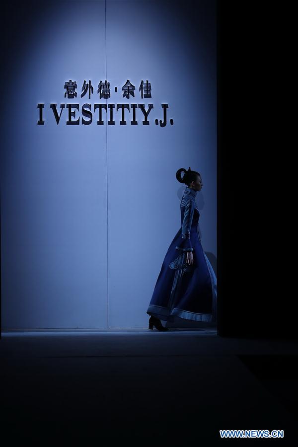 CHINA-BEIJING-FASHION WEEK (CN)