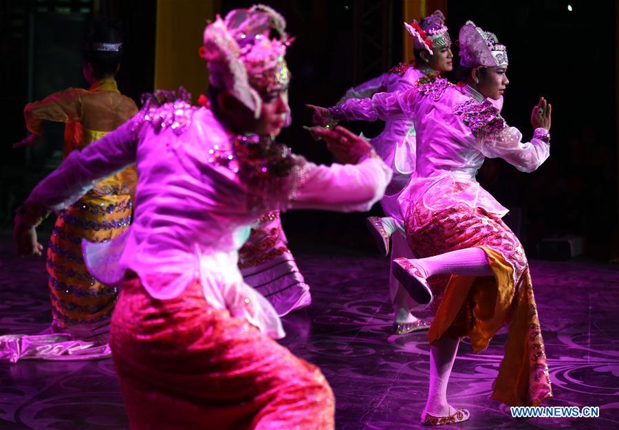 MYANMAR-BAGO-THABIN TROUPE-TRADITIONAL SHOW 