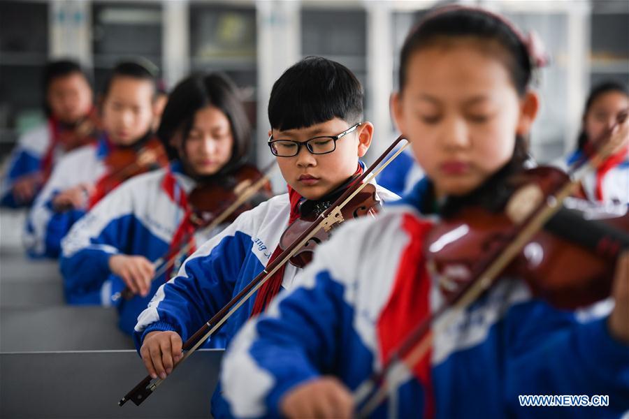 CHINA-JIANGSU-HUANGQIAO-VIOLIN-MANUFACTURE (CN)