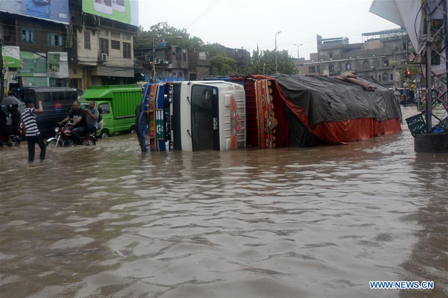 PAKISTAN-LAHORE-HEAVY RAIN