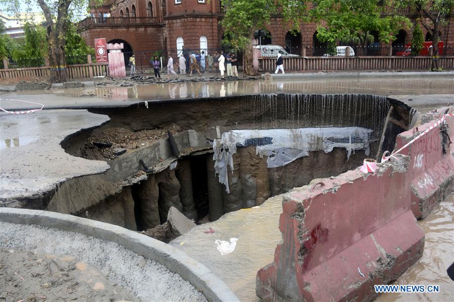 PAKISTAN-LAHORE-HEAVY RAIN