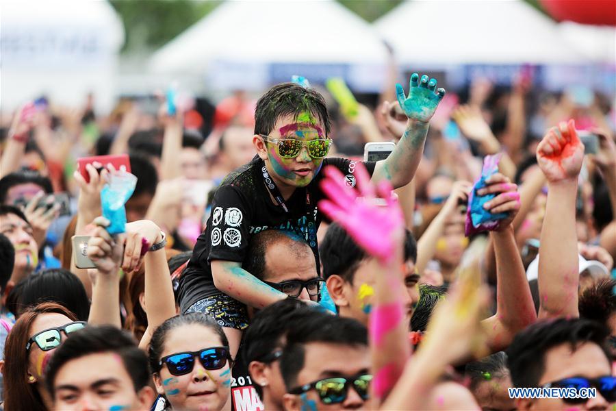 (SP)PHILIPPINES-PASAY CITY-COLOR MANILA SUPERHERO RUN