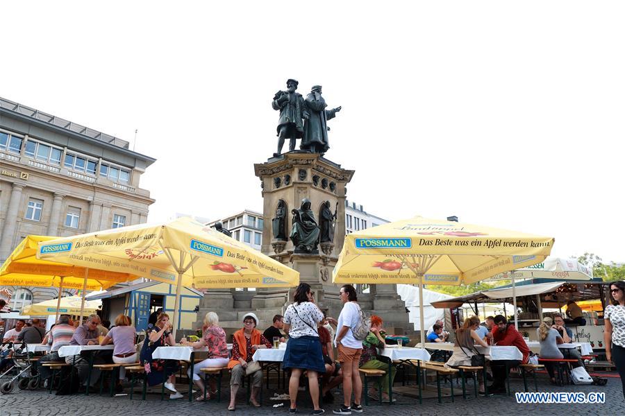 GERMANY-FRANKFURT-APPLE WINE FESTIVAL