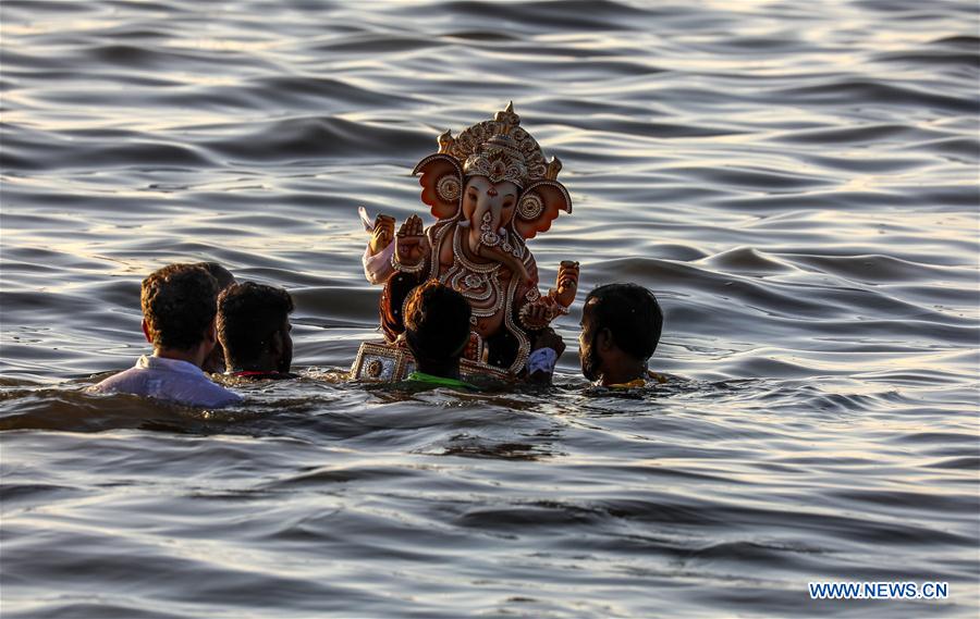 INDIA-MUMBAI-GANESH FESTIVAL-WATER IMMERSION