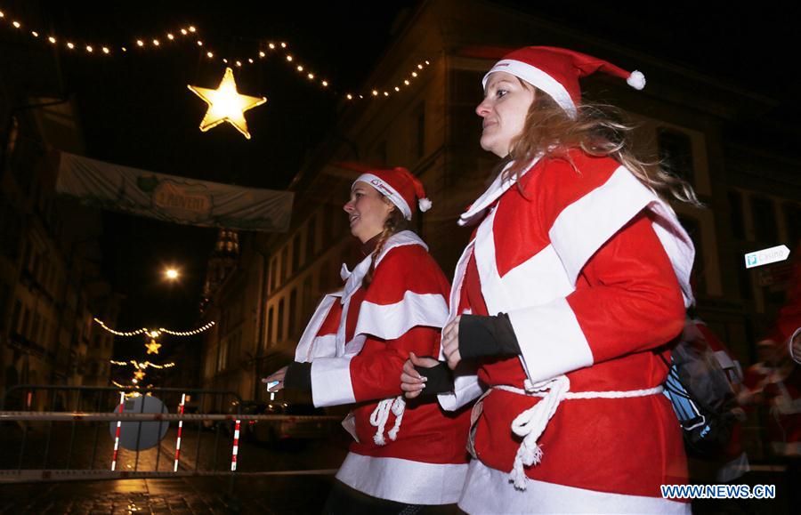 SWITZERLAND-BERN-SANTA RUN