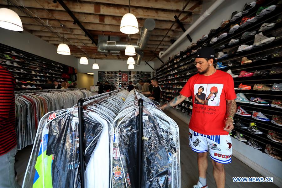 U.S.-LOS ANGELES-STREETWEAR SHOP-SOLESTAGE