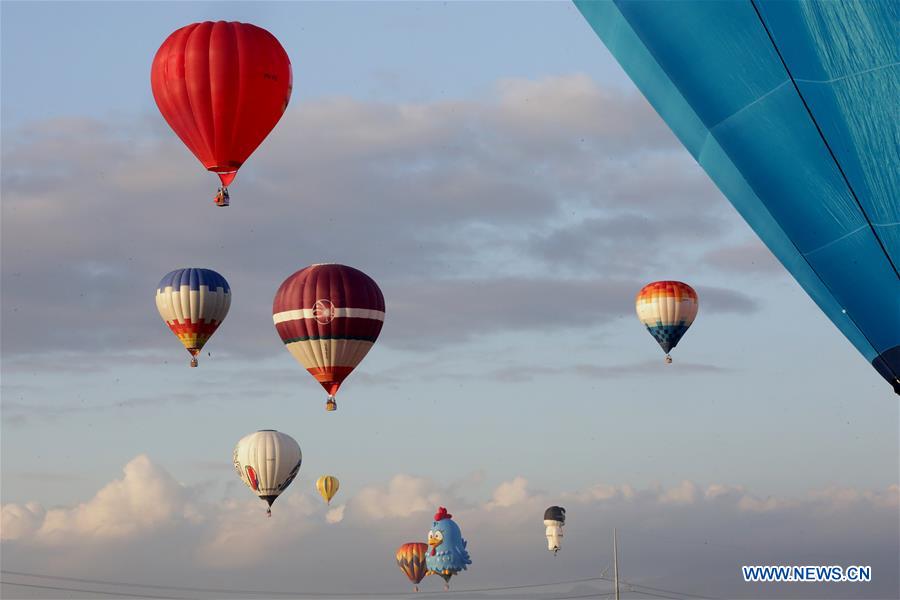 PHILIPPINES-PAMPANGA-HOT AIR BALLOON-FESTIVAL