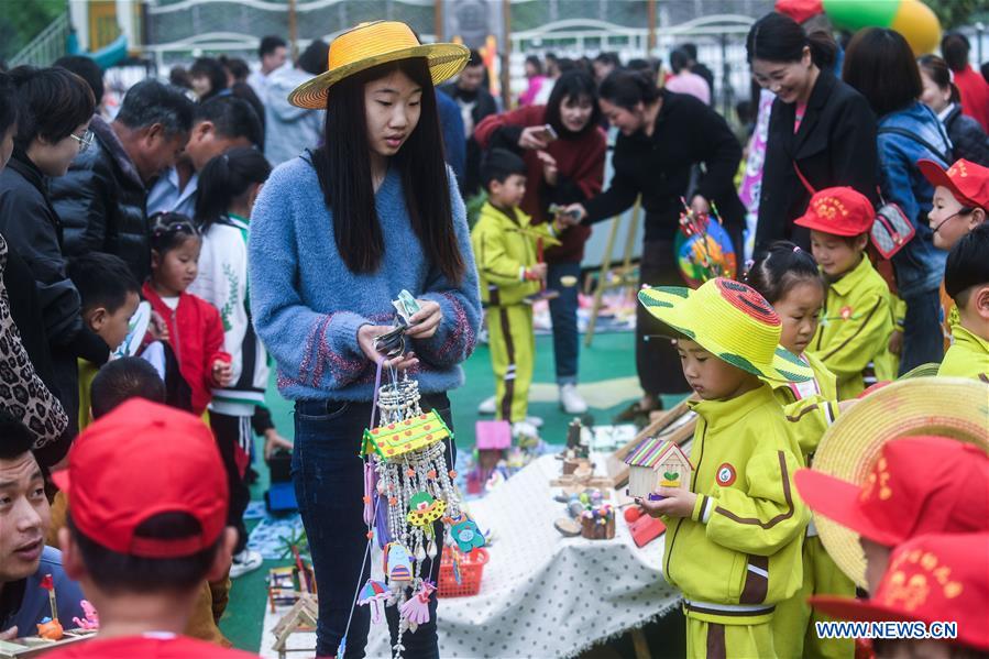 CHINA-ZHEJIANG-CHILDREN-RECYCLING (CN)