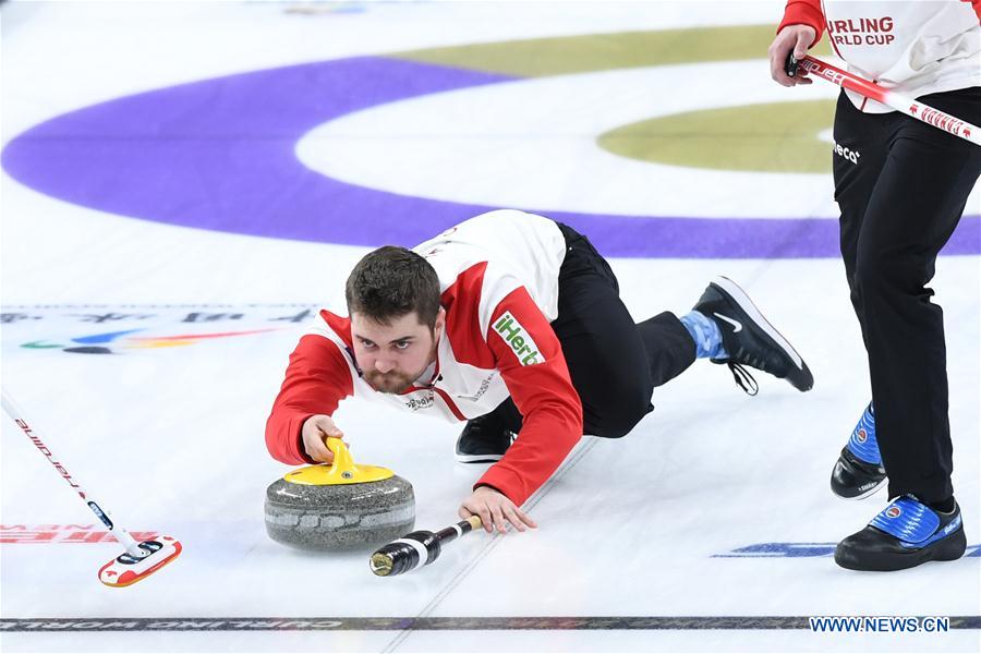 (SP)CHINA-BEIJING-CURLING-WCF WORLD CUP GRAND FINAL-DAY 2