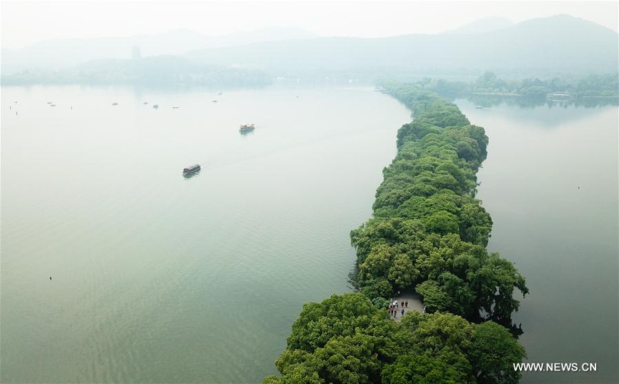 CHINA-ZHEJIANG-HANGZHOU-WEST LAKE-SCENERY (CN)