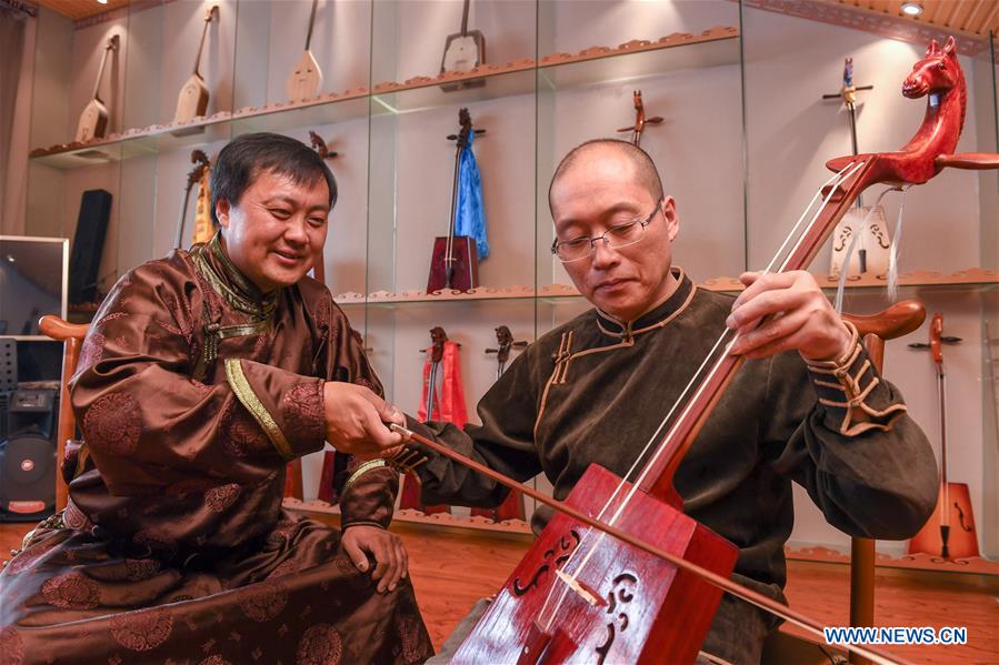 CHINA-JILIN-HORSE HEAD FIDDLE-INHERITOR (CN)