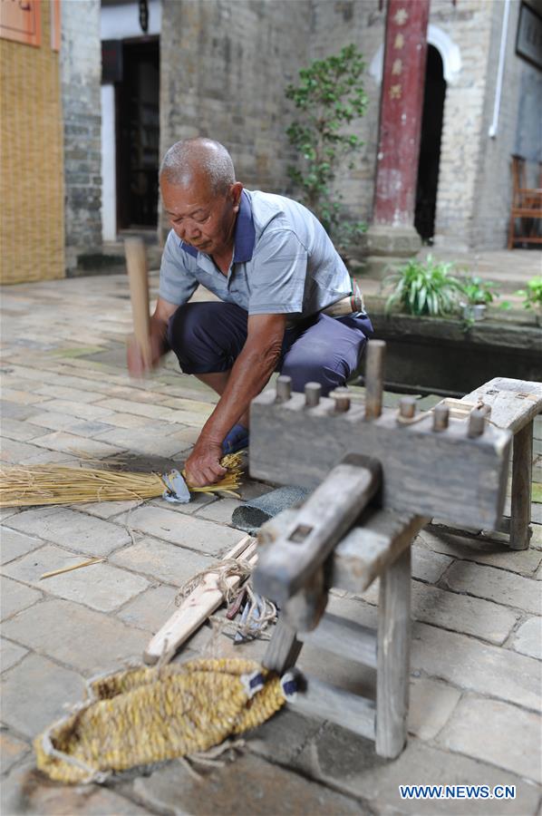 CHINA-JIANGXI-LONG MARCH-STRAW SANDALS (CN)