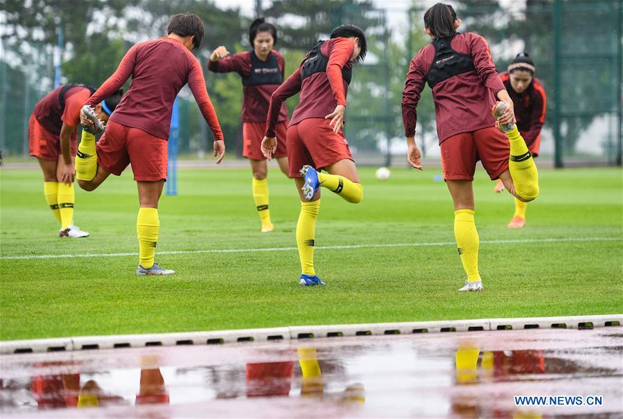 (SP)FRANCE-LE HAVRE-2019 FIFA WOMEN'S WORLD CUP-ROUND OF 16-CHINA-TRAINING SESSION