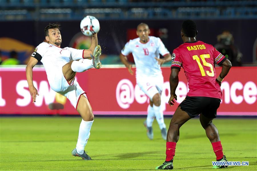 (SP)EGYPT-SUEZ-SOCCER-AFRICAN CUP-TUNISIA VS ANGOLA