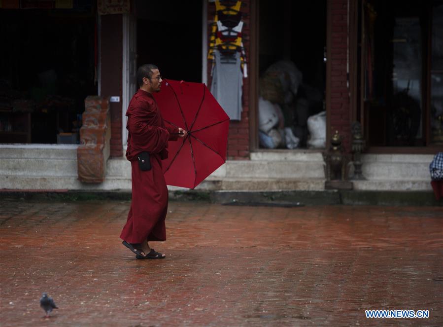 NEPAL-KATHMANDU-DAILY LIFE-BUDDHIST MONKS