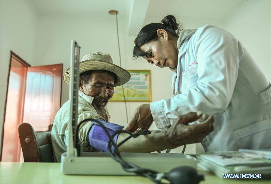 CHINA-TIBET-NGARI-VILLAGE DOCTOR (CN)