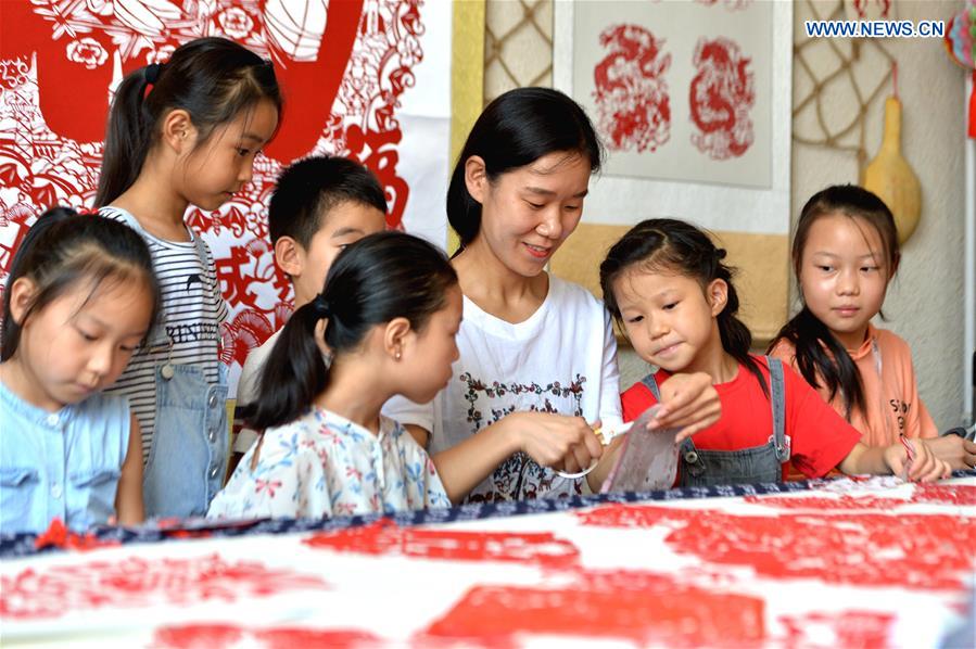 CHINA-HEBEI-CULTURE-PAPER CUTTING (CN)