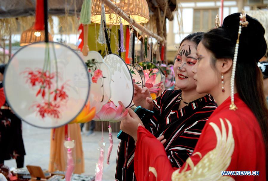 CHINA-SHAANXI-XI'AN-NIGHT FAIR (CN)