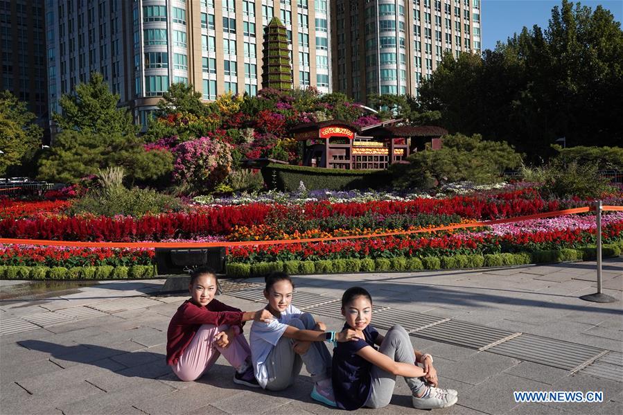 CHINA-BEIJING-NATIONAL DAY-PREPARATION-FLOWERBEDS (CN)