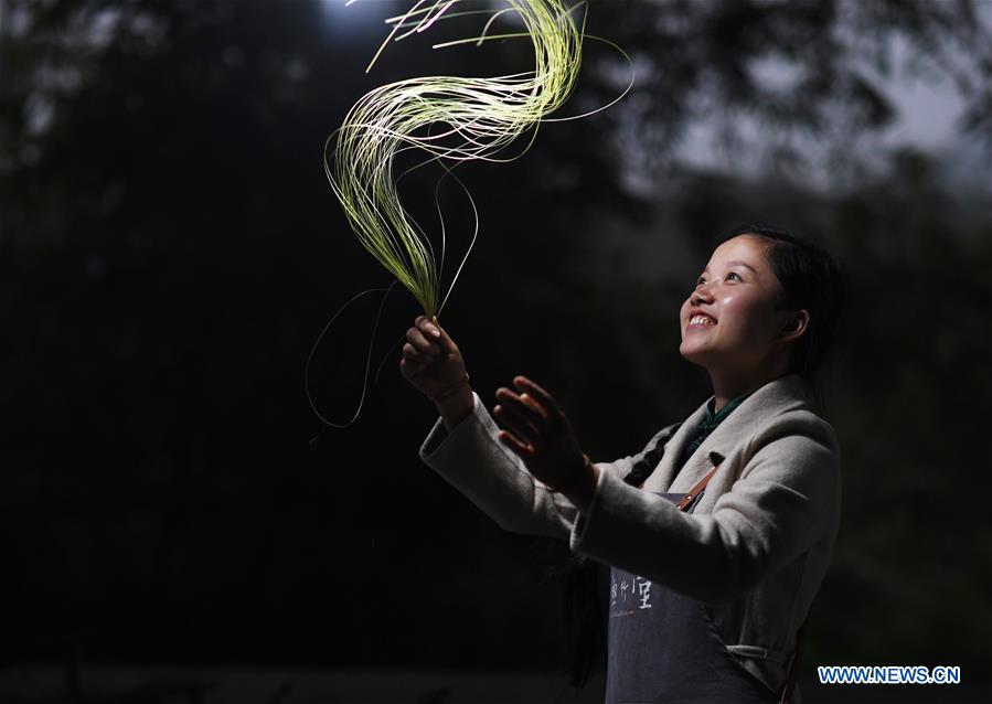 (FOCUS)CHINA-GUIZHOU-CHISHUI-BAMBOO WEAVING-CRAFTSWOMAN-TRAINING CENTER (CN)