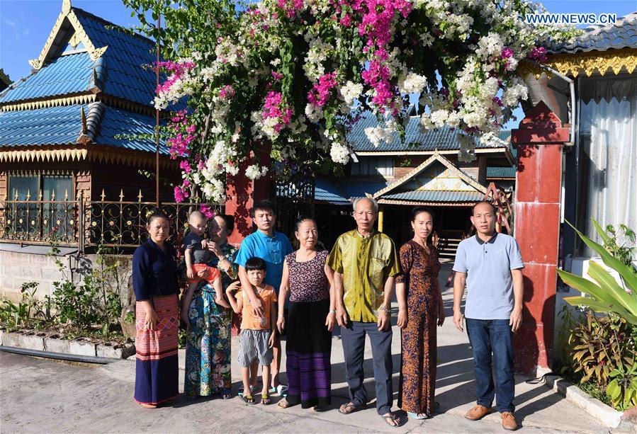 CHINA-YUNNAN-MENGLA-DAI FAMILY-DAILY LIFE (CN)