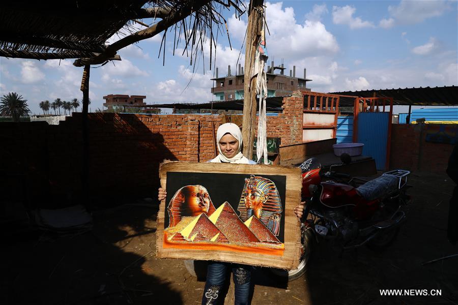 EGYPT-SHARQIYA-PAPYRUS MAKING