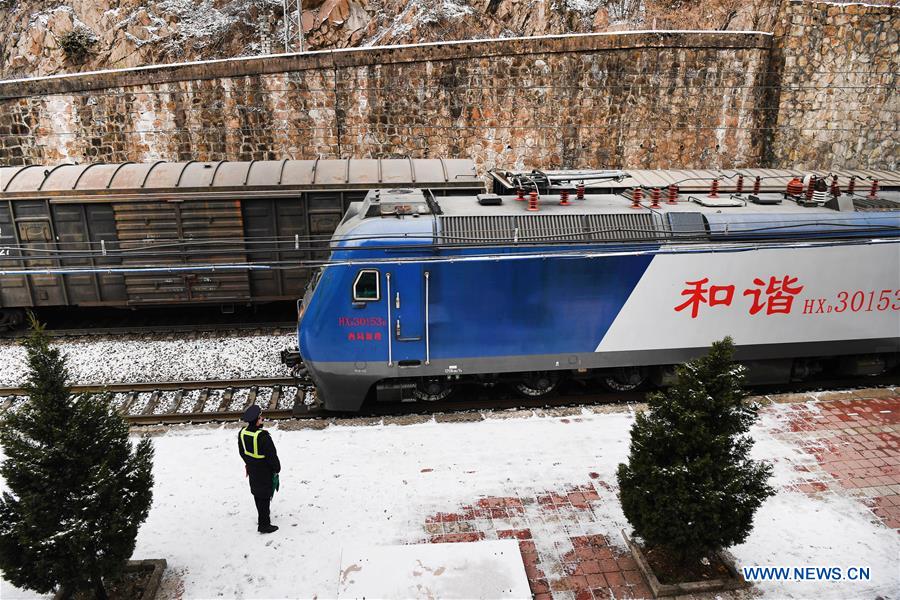 CHINA-SHAANXI-BAOJI-QINGSHIYA RAILWAY STATION (CN)