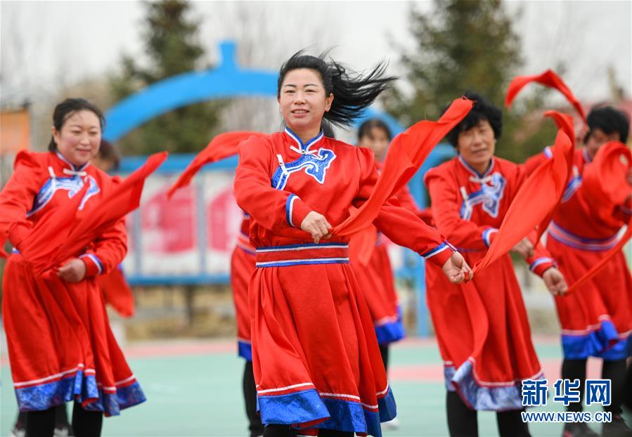 （壮丽70年·奋斗新时代·图文互动）（1）情同一家，守望相助，共奔小康——内蒙古兴安盟巴彦敖包嘎查民族团结见闻