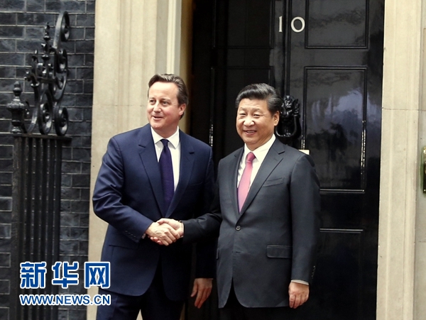 10月21日，国家主席习近平在伦敦唐宁街首相府同英国首相卡梅伦举行会谈。 新华社记者 鞠鹏 摄 