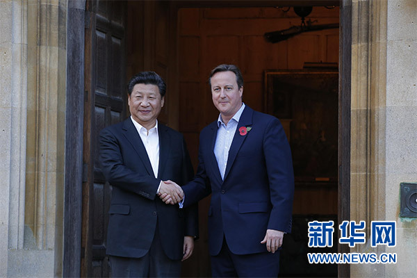 10月22日，国家主席习近平在契克斯首相乡间别墅同英国首相卡梅伦再次会晤。新华社记者 鞠鹏 摄